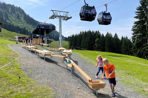 Sunkid: le nuove piste di palline in legno fanno la gioia di grandi e piccini alla montagna per famiglie Söllereck